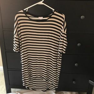 LulaRoe Comfortable and fun tunic!